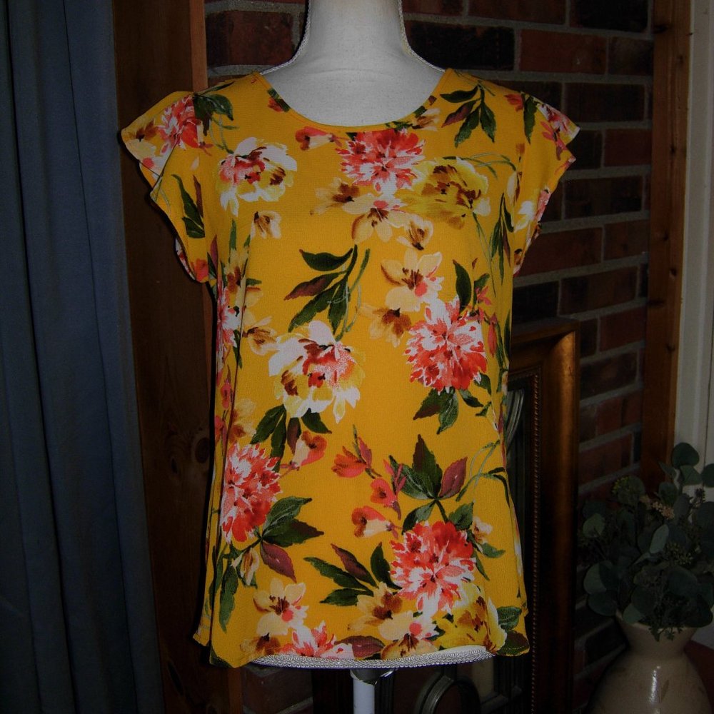 Papermoon Kiera Keyhole Back Floral Flutter Sleeve Top S